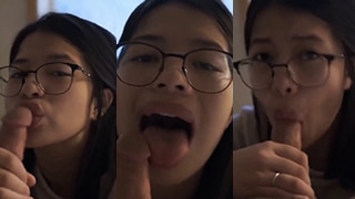 Denger Napasnya Makin Berat Pas Liat Abg Cantik Berkacamata, Pengen Rasanya Lepasin Semua Dan Nikmatin Tiap Sentuhan.