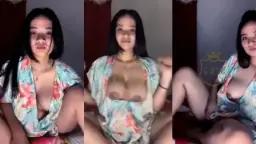 Miss Angela Cantik Pamer Payudara Montok Cokelat Menggoda