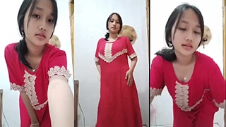 Nadia Si Budak Daster Merah Yang Menggoda