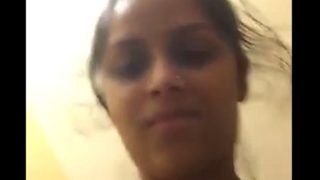 Punjabi Girl Flashing Her Wet Chut For You