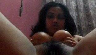 Sexy West Bengal Babe Going Solo In A Hot X-rated Video