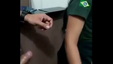 Moreninha De 18 Anos Se Entregando Gostoso No Meio Da Sala De Aula