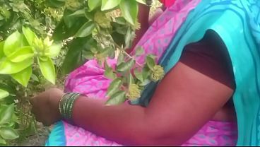 Indian Bhabhi Gets Naughty In The Village Fields, Wild And Uncovered