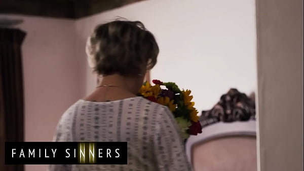 Family Sinners – Filthy Milf Dee Williams Teaches Her Step-slut Robby Echo Exactly How To Devour And Fuck A Real Woman’s Soaking Wet Cunt