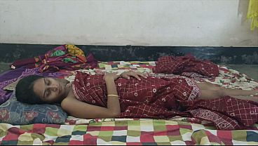 Desi Bhabhi Ko Padosi Ne Zor Se Chod Diya