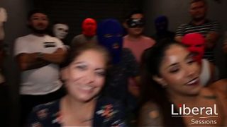 Mega Orgía Con Chicas Sexys, Se Las Llenan De Verga Y Leche Bien Caliente