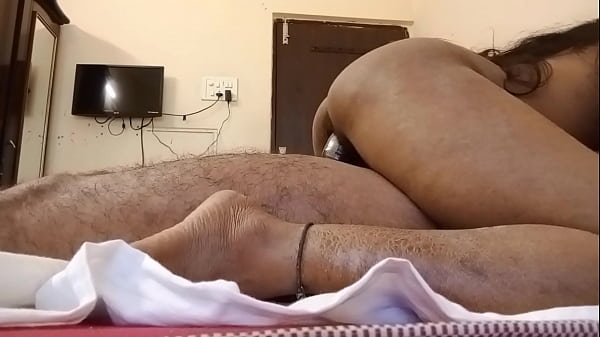 Desi Aunty Getting Rammed By Her Boyfriend Outdoors, Wet Pussy Spread Wide Open, Horny Milf Moaning In The Open.