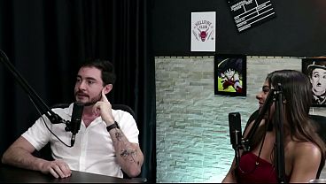 É Deus, PÁtria, FamÍlia Na Rede, Mas No Off, A Gente Se Enforca Na Cama – Alex E Luana