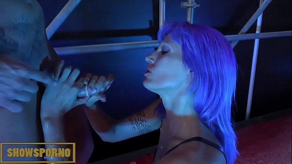 Public Slut Babe Deepthroats A Stranger In Broad Daylight