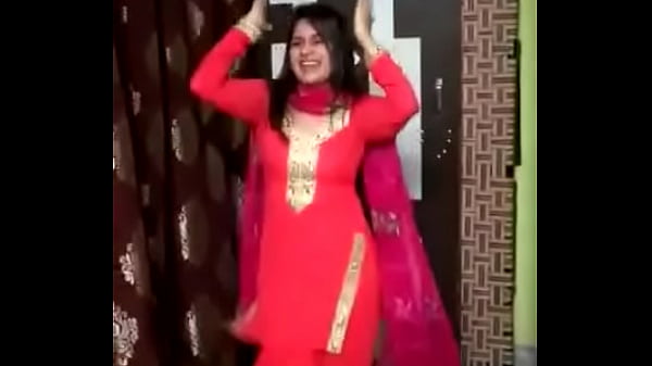 Hot Desi Girl Grinding Through Her Sultry Mujra Rehearsal