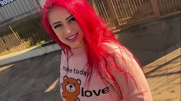Esposa Casada Dá Pro Corno Enquanto O Comedor Come Ela Na Sala De Casa (cuckold Real, Pov Eletrizante)