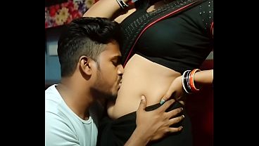 Desi Bhabhi Yashoda Mishra Strips Down Her Saree, Teasing Her Devar With Her Bare Navel And Dripping Wet Desire