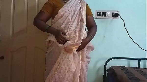 Indian Hot Mallu Aunty’s Naked Selfie And Finger Play For Daddy-in-law