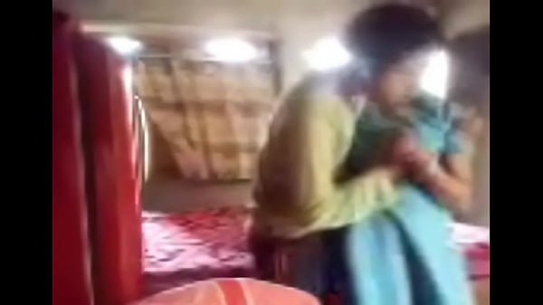 Manju Bhabhi Ka Jaadu, Dekhte Hi Dil Kare Kuch Aur