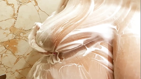 Desi Bhabhi Ka Nanga Shower, Geela Badan Aur Sexy Raat