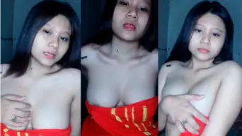 Miss Alexa Lepas Handuk, Remas Toket Sampai Minta Ampun