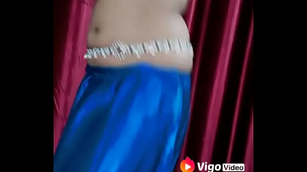 Indian Vigo Girl Knows How To Make You Throb, Her Curves Begging For A Dirty Ride