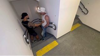 Encontré Una Verga Enorme Subiendo La Escalera Y Casi Me La Como Entera.
