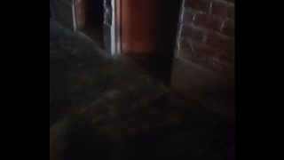 Joven Mamá Soltera Me Abre La Puerta De Su Casa A Cambio De Billetes