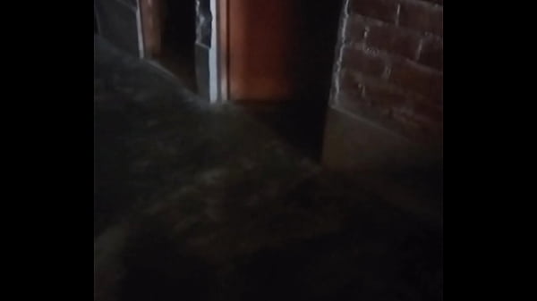 Joven Mamá Soltera Me Abre La Puerta De Su Casa A Cambio De Billetes