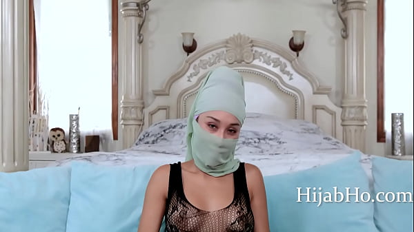 Step Mom In Hijab Gets Quiet, Then Cali Lee Takes Over