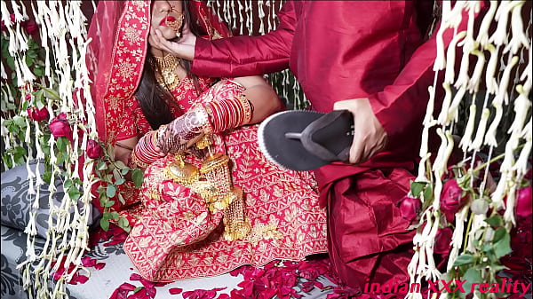 Desi Shaadi Ke Baad Honeymoon Mein Xxx Ka Maza, Hindi Mein Xxx