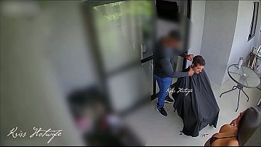 Meu Marido Chamou O Barbeiro Em Casa E Eu Virei A Puta Safada Do Pedaço, Recebi Ele Só De Biquíni Minúsculo E Molhado, Deixando Tudo à Mostra.
