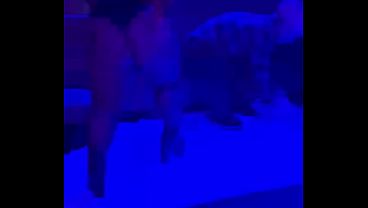 Sexo Ao Vivo Entre Anões, Gemidos Intensos E Corpos Pequenos Se Entrelaçando