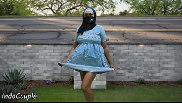 Hijab-wearing Muslim Student Caught Jogging, Then Blowing Strangers For Cash