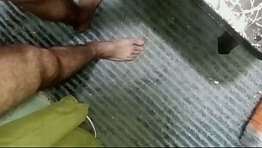 عراقي سالب يتفشخ من فحل سعودي وصاحبه في نيك طيز ومص زب ثلاثي عربي نار