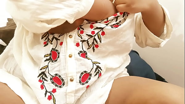 Indian Aunty’s Massive, Juicy Tits Begging To Be Touched
