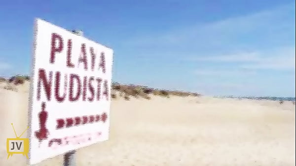 Desnudándome Con Mi Familia En La Playa Prohibida
