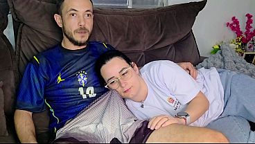 Meia-irmã Seduzida Pelo Irmão Na Hora Do Jogo Do Brasil, Tesão Explode Na Sala