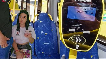 Universitária Flagra Pau Duro Do Passageiro No Busão… Ficou Sem Chão!