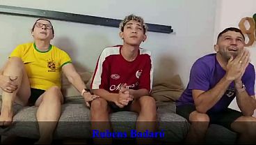 No Jogo Do Brasil, Meu Pai Tava Tão Vidrado Torcendo Que Nem Notou Eu Metendo Na Minha Madrasta (vídeo Completo No Red/sheer)