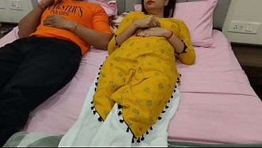 Desi Bhabhi Ki Pehli Baar Bathroom Mein Jor Se Chudai