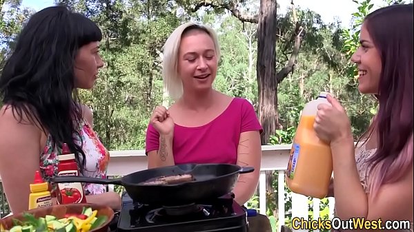 Lesbian Aussie Threeway – Tongues And Tits, Down Under And All Over